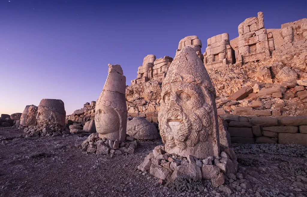 mount nemrut sculptures