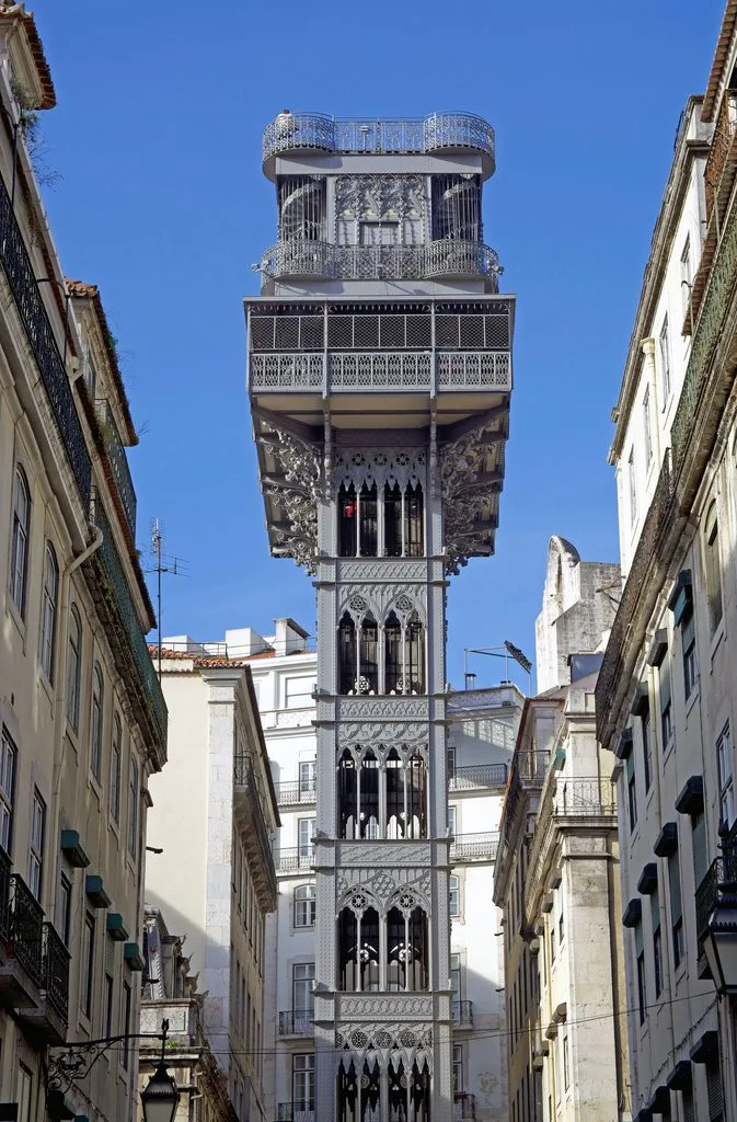 L'Elevador de Santa Justa di Lisbona